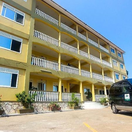 Karibu Bb Suites Entebbe Exterior photo