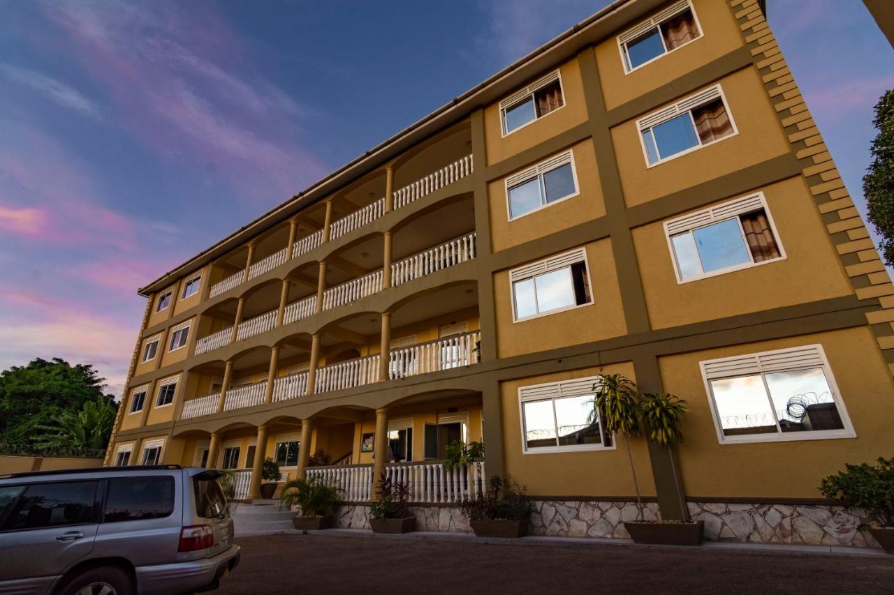 Karibu Bb Suites Entebbe Exterior photo